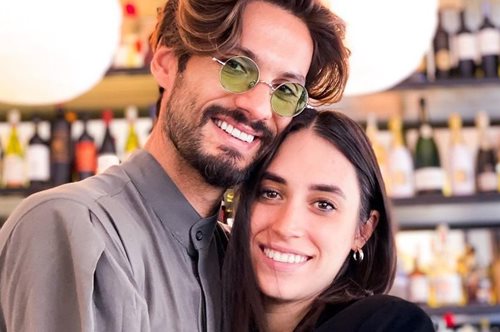 «Όταν πρωτοείδα τον Γιώργο δεν τον παρατήρησα καν»: H αποκάλυψη της συζύγου του Γιώργου Καράβα