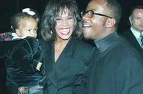 «Η πρώτη φορά που είδα τη Γουίτνεϊ να κάνει ναρκωτικά ήταν την ημέρα του γάμου μας»