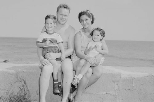 «Ούτε στην ηλικία μας δε συμφωνούσαμε με τον δίδυμο αδελφό μου»