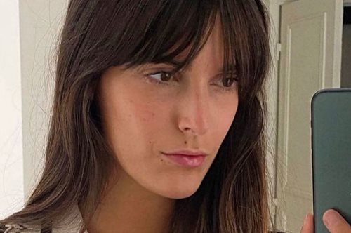 Οι αφέλειες πέθαναν, ζήτω οι αφέλειες: Η νέα, εύκολη τάση στα μαλλιά είναι τέλεια για το lockdown