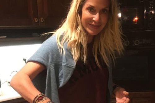 «Αγάπη μου, ορκίζομαι είναι καλύτερα από τα δικά μου»: Η Άννα Βίσση έφτιαξε σπιτικά μελομακάρονα 