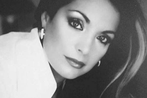 Η κόρη της Άντζελας Γκερέκου και του Τόλη Βοσκόπουλου μοιάζει όλο και πιο πολύ στη μαμά της