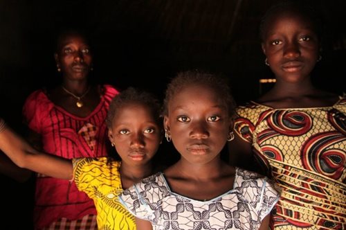 Άλμα για τα γυναικεία δικαιώματα: Το Σουδάν απαγορεύει τους παιδικούς γάμους και την κλειτοριδεκτομή