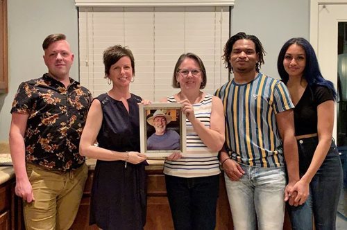 Αμερικανίδα περνάει για 5η χρονιά το Thanksgiving με τον άντρα που κάλεσε κατά λάθος το 2016