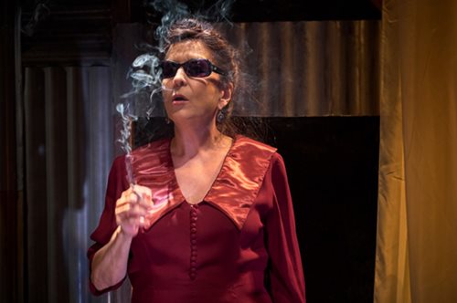 «Καλησπέρα, περάστε»: Το Θέατρο Σταθμός προβάλλει δωρεάν παραστάσεις έργων της Λούλας Αναγνωστάκη