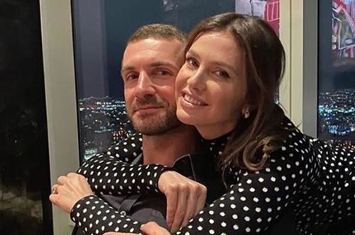 Η Ντάσα Ζούκοβα αποκάλυψε το νυφικό της ένα χρόνο μετά το γάμο της με ποστ στο ίνσταγραμ 