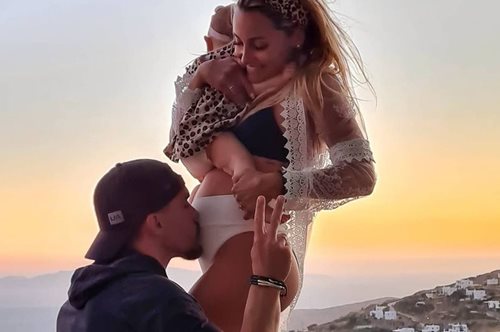 Πριν από τον τοκετό, η αθλήτρια έριξε και έναν χορό: Μιλλούση-Πετρούνιας υποδέχτηκαν τη δεύτερη κόρη