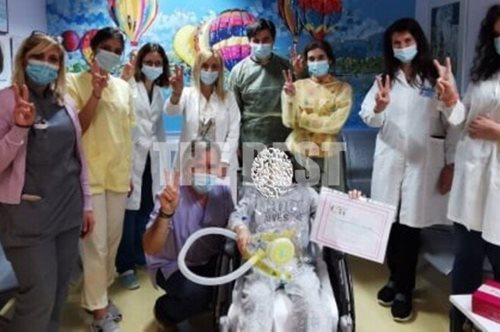 «Η πρώτη του νίκη, της ζωής»: Ο 8χρονος «αστροναύτης» βγαίνει από τη ΜΕΘ με δώρο ένα σκάφανδρο