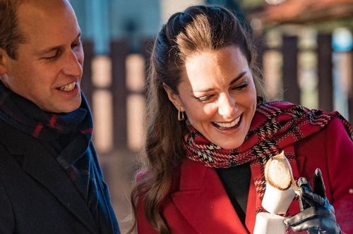 Το άνετο παντελόνι που φόρεσε η Κέιτ Μίντλετον στην περιοδεία της είναι ο λόγος να βγάλεις τα τζιν