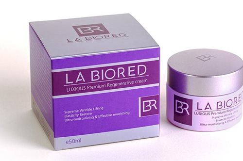 Η νέα, καλλυντική σειρά που χαρίζει στο πρόσωπό σου  λάμψη, αναγέννηση και νεότητα σε 3 βήματα 