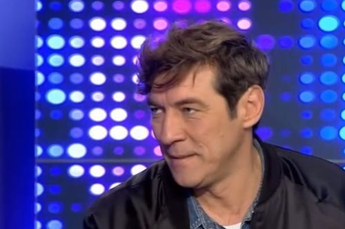 «Δεν βλέπω τηλεόραση, δεν έχω κεραία. Τα επεισόδια στις “Άγριες Μέλισσες” τα έβλεπα στο κινητό»