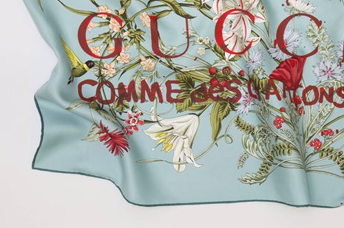 Η Gucci ενώνει τις δυνάμεις της με τον οίκο COMME des GARCONS σε μία νέα συλλογή από φουλάρια 