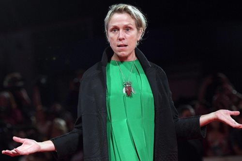 «Ο Τζόελ Κοέν με ξελόγιασε με τα βιβλία που μου σύστησε. Τον προσκάλεσα σπίτι να τα συζητήσουμε»