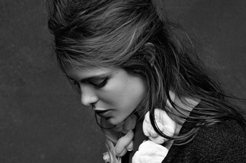 Η νέα εκπρόσωπος του οίκου Chanel υπάρχει κοντά στον γαλλικό οίκο από την εφηβεία της 