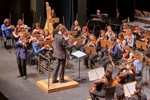 «Μια ελάχιστη, συμβολική ανταπόδοση στην υπεράνθρωπη προσπάθεια που καταβάλλουν»