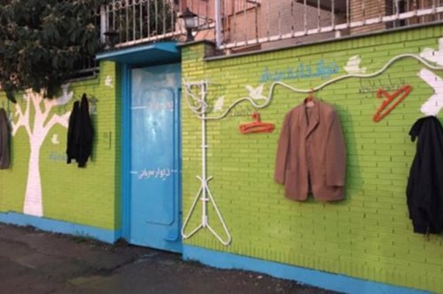 Οι Ιρανοί δημιούργησαν τα «τείχη καλοσύνης» και όλος ο πλανήτης σιωπά