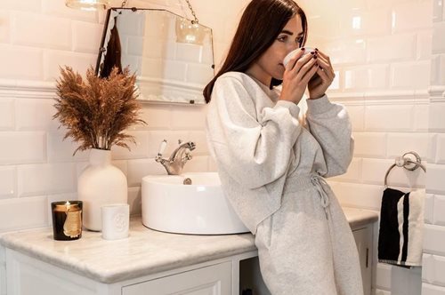 To πολυφορεμένο πλεκτό, που έχουμε βαρεθεί να βλέπουμε, μπορεί να αναβαθμίσει πλήρως μία εμφάνιση