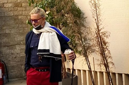 «Μήπως έπρεπε και γω να είμαι Dubai, έτσι για να δίνω το καλό παράδειγμα στη χώρα μου;»