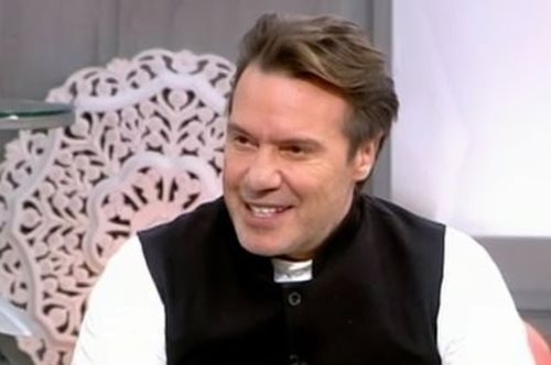 «Ήμουν Αμερική. Με πήραν στο κινητό και μου λένε, η μαμά “φεύγει”. Της λέω, μη φύγεις. Με περίμενε»