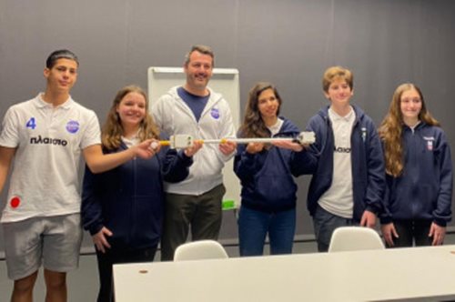 Έλληνες μαθητές κατέκτησαν το χρυσό βραβείο στη Διεθνή Ολυμπιάδα Ρομποτικής: «Τα παιδιά μπορούν»