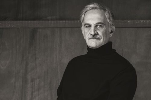 Ο Δημήτρης Καταλειφός διαβάζει τον «Ουίλιαμ Ουίλσον» του Έντγκαρ Άλαν Πόε στο Ίδρυμα Σταύρος Νιάρχος