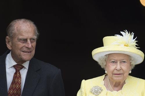 «Ήταν πολύ μεθυσμένος και μύριζε τσιγάρο. Προσπάθησε να σηκώσει το νυχτικό της»