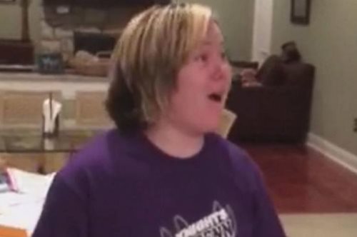 Συγκινητικό video. Κορίτσι με σύνδρομο Down μαθαίνει ότι πέρασε στο πανεπιστήμιο