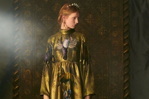 Σαν ολλανδικοί, αναγεννησιακοί πίνακες: To βίντεο για τη νέα haute couture συλλογή του οίκου Dior