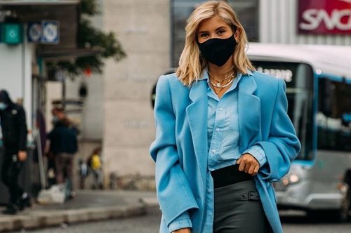 Είναι εκτός: Οι 6 τάσεις που δε θα φορέσει ξανά μια γυναίκα, άνω των 40 μέσα στο 2021