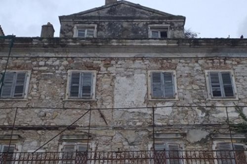 Το «στοιχειωμένο» αρχοντικό του Άγγελου Γιαλλινά: Ο αγαπημένος ζωγράφος της πριγκίπισσας Σίσσυ