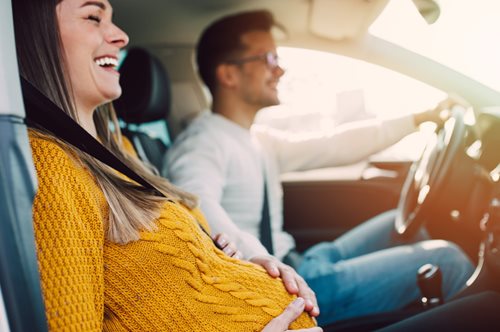 Εγκυμοσύνη και οδήγηση: Πότε πρέπει να αφήσεις το τιμόνι;