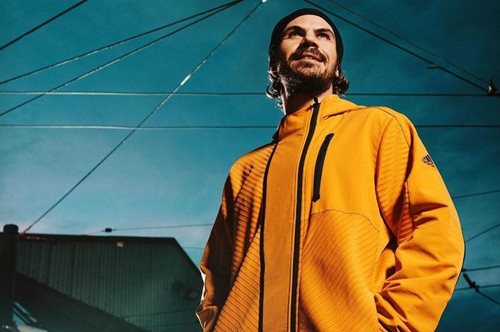 Μπαμπάς για πρώτη φορά ετοιμάζεται να γίνει σε λίγο καιρό ο Άκης Πετρετζίκης 