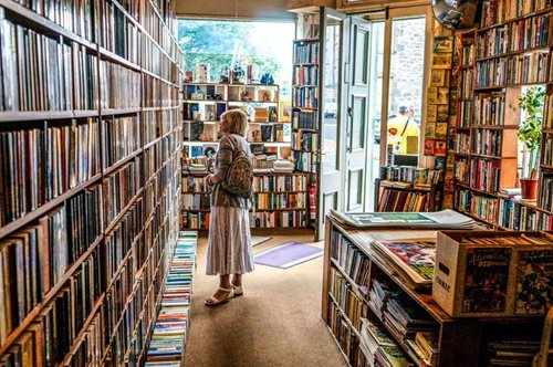 Καλά νέα: Οι πωλήσεις βιβλίων στην πανδημία σημείωσαν υψηλό ρεκόρ