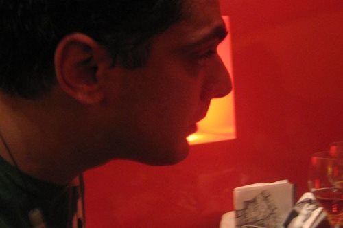 «Διασωληνωμένος στην εντατική με covid-19 και σοβαρότατη σηψαιμία»: Μάχη για τη ζωή του ο «ΤΑΖ»