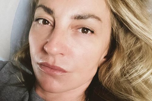 «Παλεύω όχι για να ξαναγίνει τέλεια η κοιλιά μου, αλλά για να νιώθω πως δεν με εγκαταλείπω»