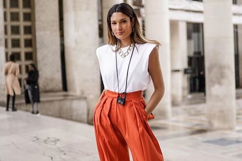 Οι τσάντες της άνοιξης δεν μοιάζουν με τσάντες: Ο κλασικισμός δίνει τη θέση του στην πρωτοτυπία 