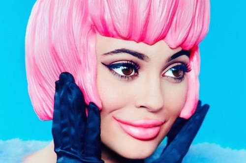 Κάτι δεν πάει καλά στο εξώφυλλο της Kylie Jenner για το Paper