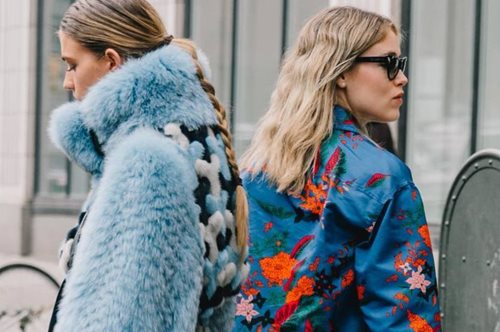 Οι χοντροκομμένες μπότες που ορίζουν το απόλυτο στυλ της στιγμής: Μια γυναίκα άνω των 40 δοκιμάζει