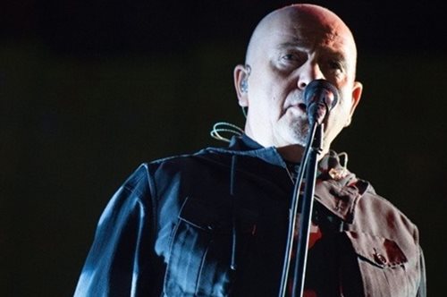 Ο Peter Gabriel ηχογράφησε ξανά το κλασικό «Biko» με καλλιτέχνες από όλον τον κόσμο