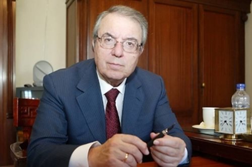 «Ο Γιώργος Μπαμπινιώτης είναι αδύνατον να μην γνώριζε»: Ο πρόεδος της ΟΙΕΛΕ ζητά την παραίτηση του