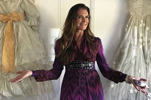 Εσπευσμένα στο χειρουργείο: Η Μπρουκ Σιλντς έσπασε το πόδι της αλλά δεν χάνει το κέφι της