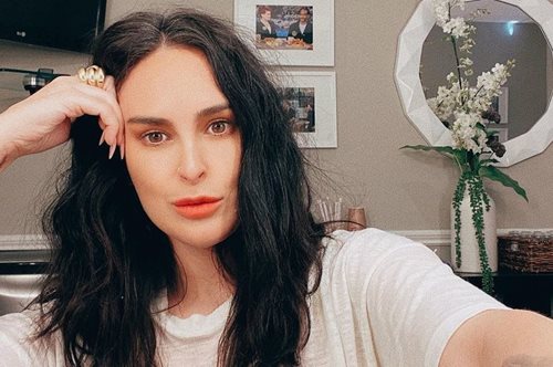 «Έχω κρίσεις άγχους, νιώθω ότι πεθαίνω, μια ανώτερη δύναμη έχει καταβάλει το μυαλό μου»