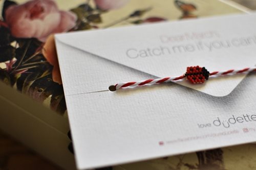 Πασχαλίτσα, τσαρούχι, ματάκι, χελιδόνι ή χαρταετός; Τα Μαρτάκια των Dudette φέρνουν γούρι 