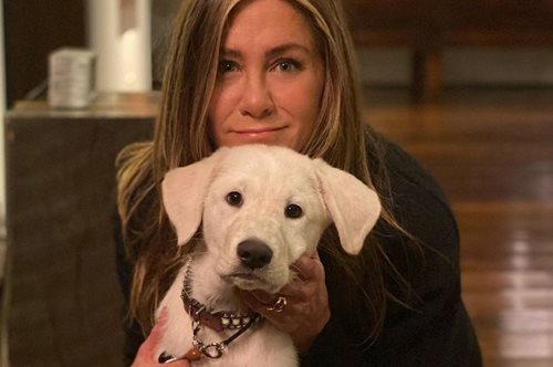 Η Τζένιφερ Άνιστον αποκάλυψε τι σημαίνει το αινιγματικό τατουάζ «11:11» που έχει στον καρπό της