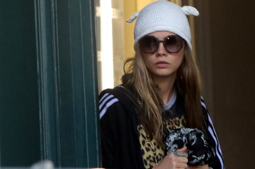 Η Κάρα Ντελεβίν ανέβασε την κατάθλιψή της στο twitter δημιουργώντας πάλι ντόρο γύρω από το όνομά της