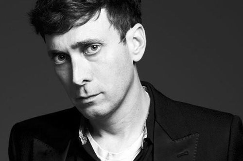 «Σιωπηλές εκφράσεις της νεολαίας»: Η νέα έκθεση εικόνας και ήχου του Εντί Σλιμάν  