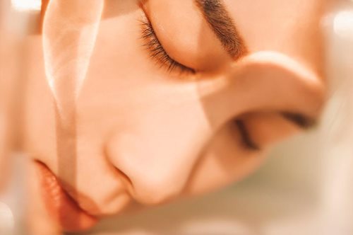 Νήματα προσώπου νέας γενιάς: Το σύγχρονο αναίμακτο facelift