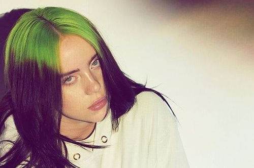 Η Μπίλι Άιλις έγινε ξανθιά: Λατρέψαμε τη συγκεκριμένη απόχρωση 