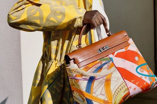 Η νέα, οικολογική εκδοχή του κλασικού: Ο Hermès επαναλανσάρει την τσάντα Victoria από μανιτάρια