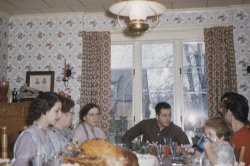 Η πανδημία μάζεψε ξανά όλη την οικογένεια γύρω από το τραπέζι